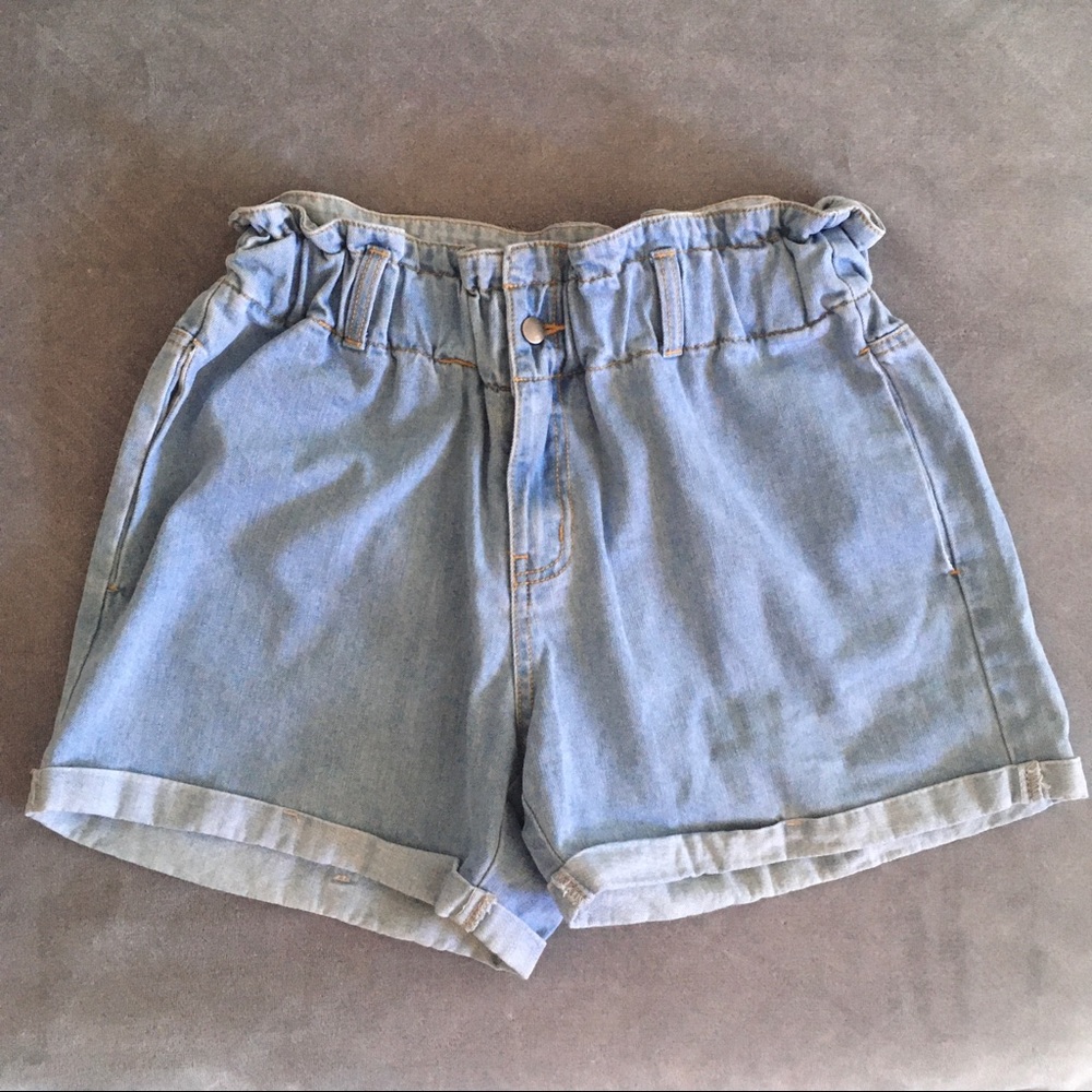 Wide leg Ruffle waist 80’s style shorts